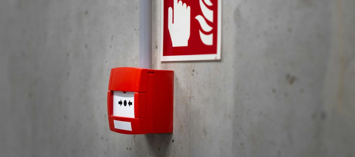 Masih Bingung Membedakan Detektor Asap dan Panas?