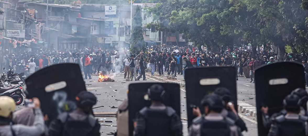 Peran Security dalam Menjaga Keamanan Aksi Unjuk Rasa