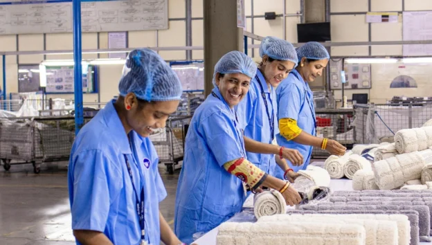 Cara Menjaga Keamanan Karyawan di Area Pabrik