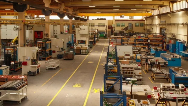 Cara Mencegah Penyusup Masuk Area Produksi Pabrik